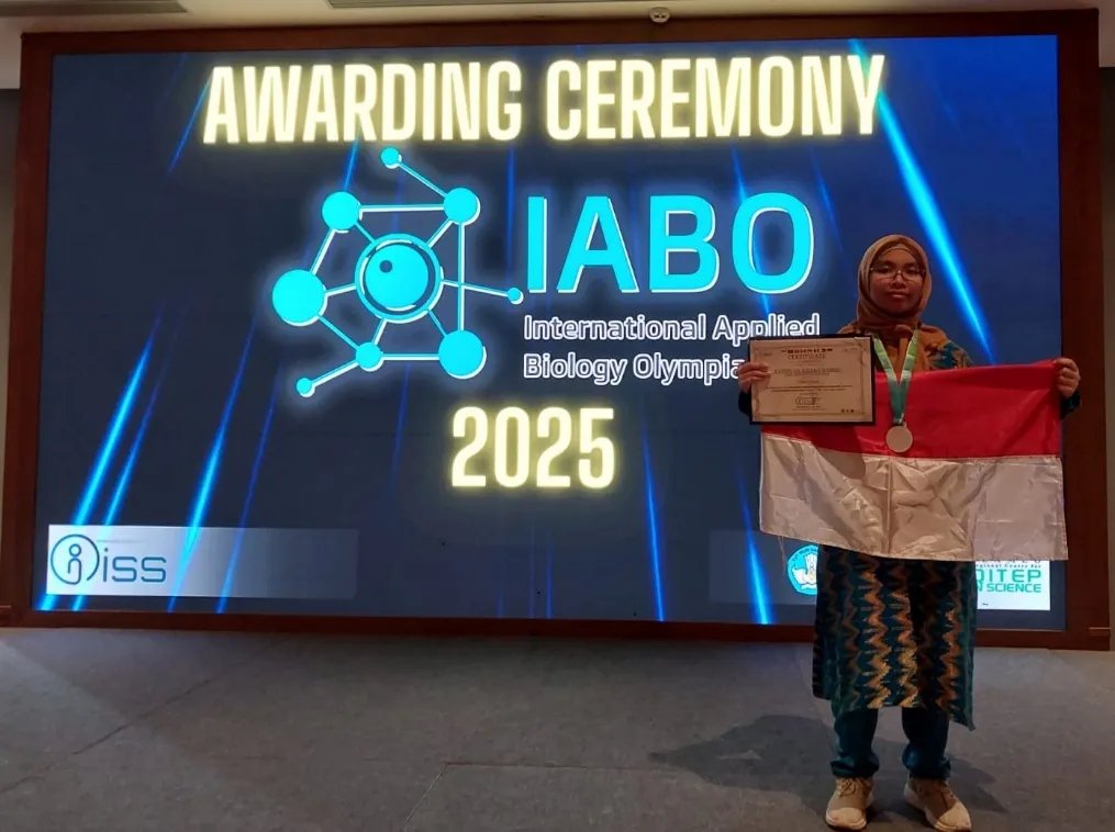 Menembus Panggung Internasional: Fathiyah Azizah Rambe, Siswi SMA Harapan 3, Raih Silver Medal di International Applied Biology Olympiad